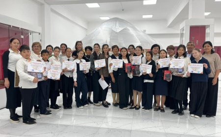 ЖАМБЫЛ ЖАСТАРЫ ЕЛ РӘМІЗДЕРІНЕ АРНАЛҒАН КӨРКЕМ ТУЫНДЫЛАРЫН ҰСЫНДЫ