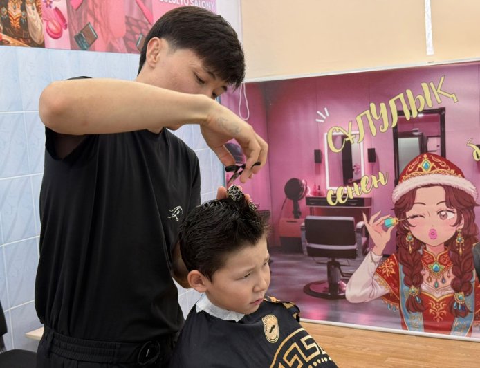 Жастар ресурстық орталығының сән салонында волонтерлік мақсатта тегін қызмет көрсету шарасы ұйымдастырылды.