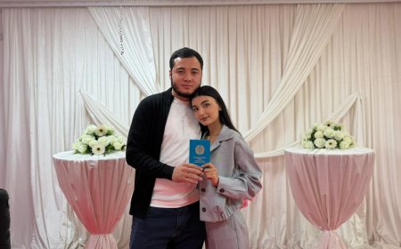 Неке куәлігін кезекті жас жұбайларға салтанатты түрде табысталды