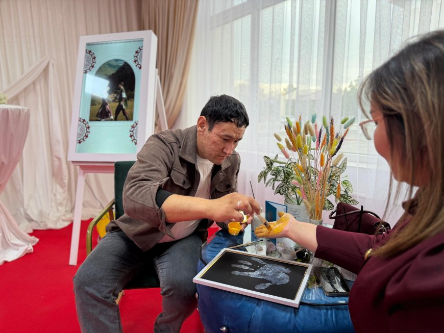 15 сәуір – Қозы Көрпеш пен Баян Сұлу махаббат күнімен тұспа-тұс келген ерекше сәтте жас жұбайларға салтанатты түрде неке куәліктері табысталды.